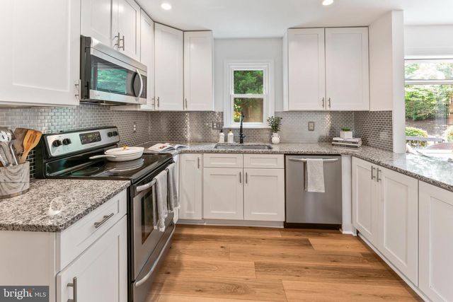 4863 COVE RD, Fairfax, VA 22032