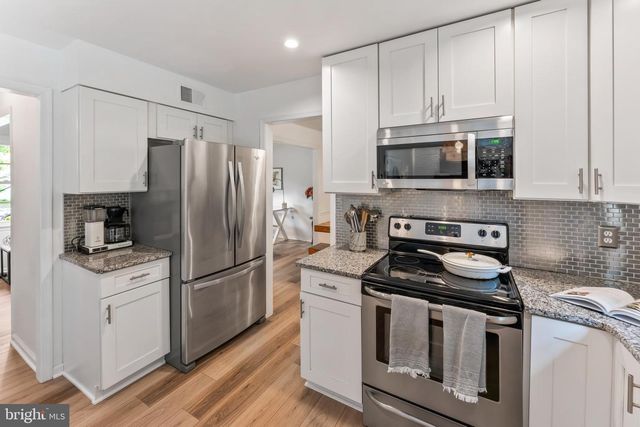 4863 COVE RD, Fairfax, VA 22032