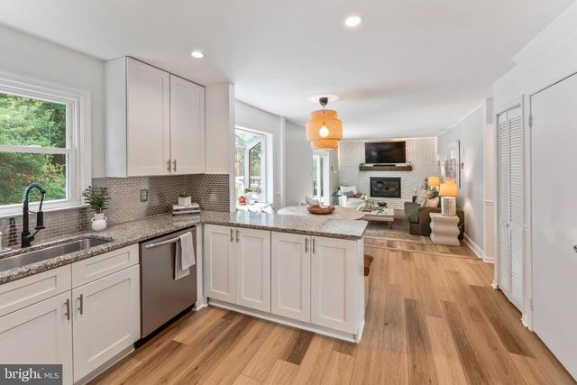 4863 COVE RD, Fairfax, VA 22032