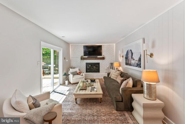 4863 COVE RD, Fairfax, VA 22032