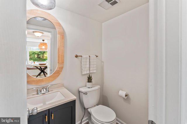 4863 COVE RD, Fairfax, VA 22032