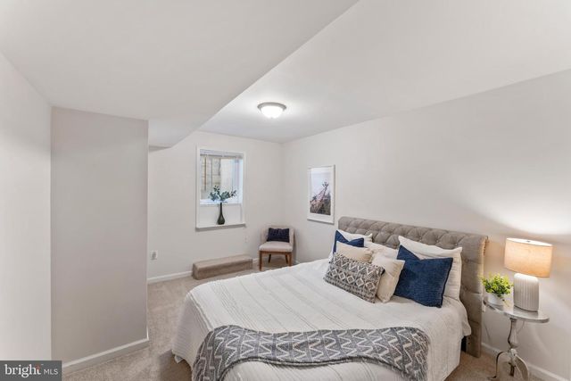 4863 COVE RD, Fairfax, VA 22032