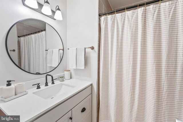 4863 COVE RD, Fairfax, VA 22032