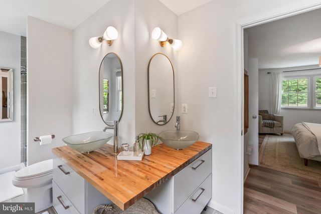 4863 COVE RD, Fairfax, VA 22032