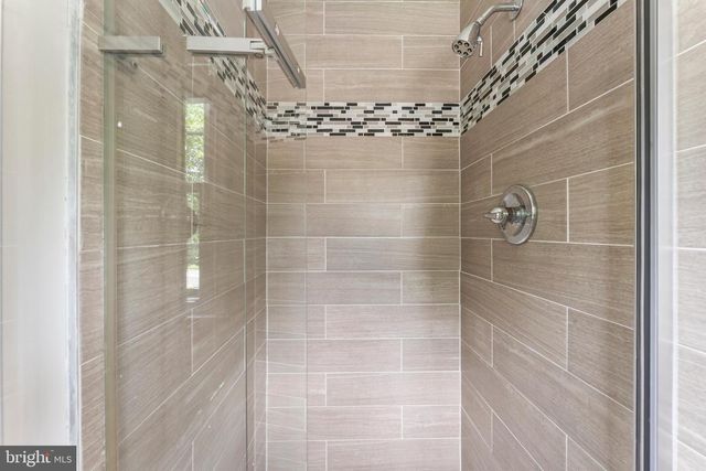 4863 COVE RD, Fairfax, VA 22032