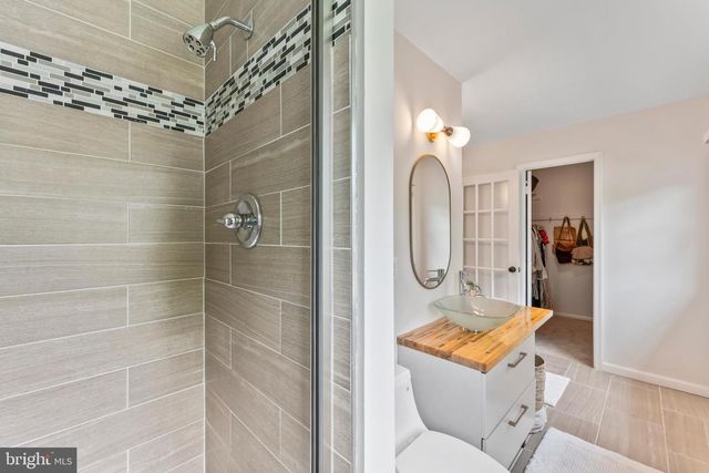 4863 COVE RD, Fairfax, VA 22032