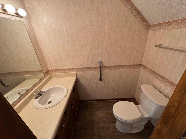 7130 Thamesford Drive, Fort Wayne, IN 46835