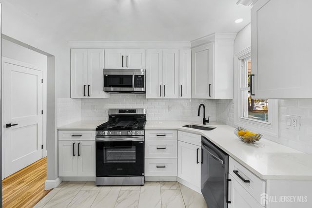 68 Elliot Place, Edison, NJ 08817