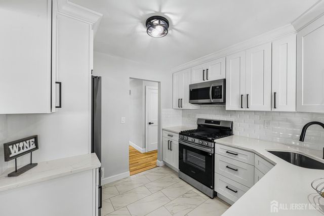 68 Elliot Place, Edison, NJ 08817