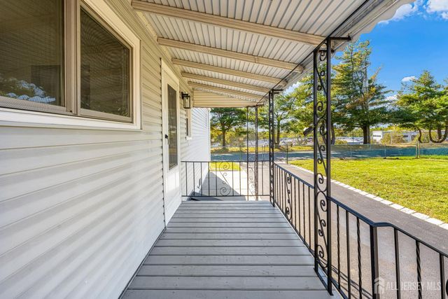 68 Elliot Place, Edison, NJ 08817