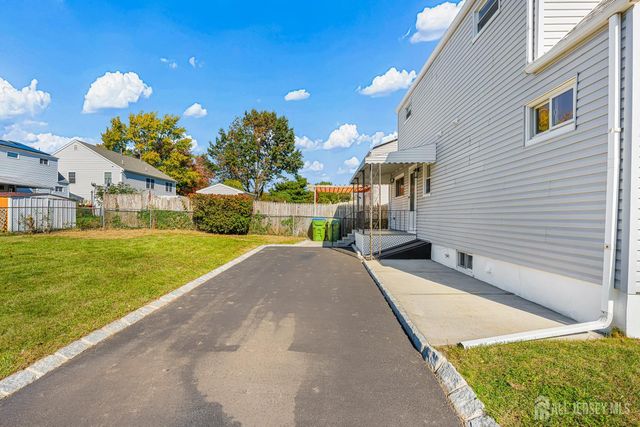 68 Elliot Place, Edison, NJ 08817