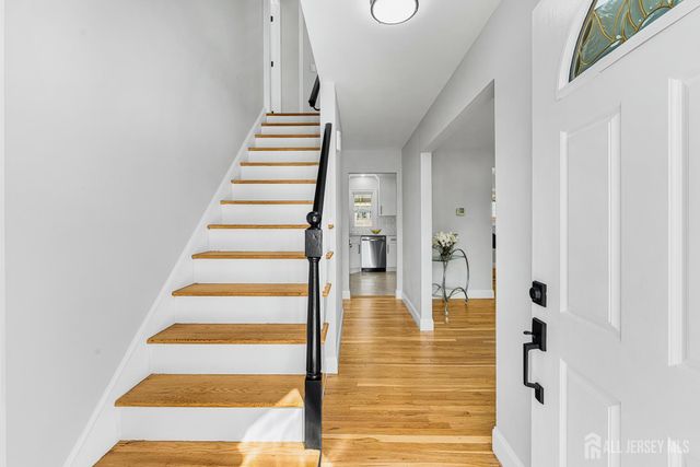 68 Elliot Place, Edison, NJ 08817