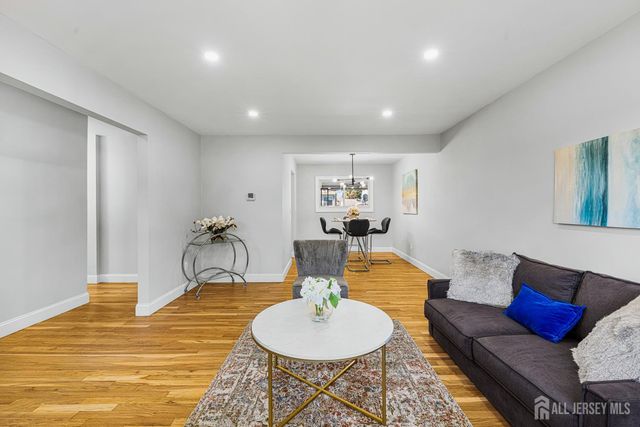 68 Elliot Place, Edison, NJ 08817