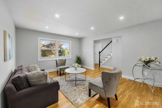 68 Elliot Place, Edison, NJ 08817