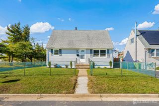 68 Elliot Place, Edison, NJ 08817