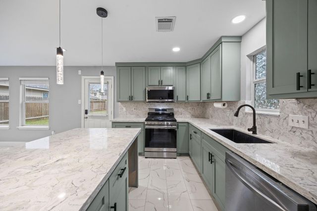 4500 Upland Circle Drive, Conroe, TX 77303