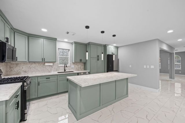 4500 Upland Circle Drive, Conroe, TX 77303