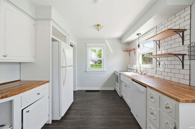 1107 W Bethel Avenue, Muncie, IN 47303