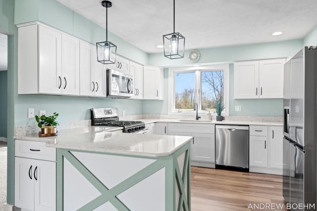 8732 Fairview Lane, Zeeland, MI 49464