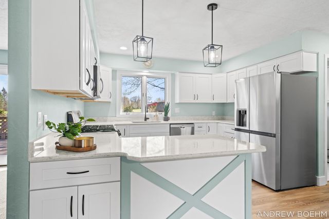 8732 Fairview Lane, Zeeland, MI 49464
