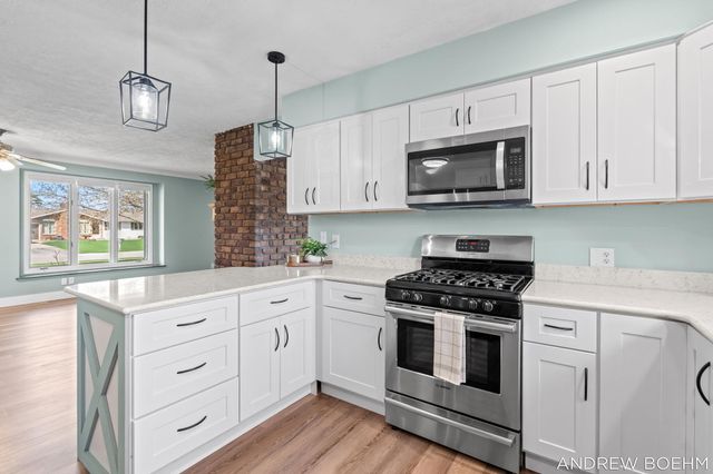 8732 Fairview Lane, Zeeland, MI 49464