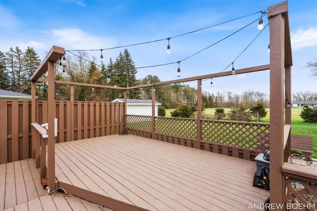 8732 Fairview Lane, Zeeland, MI 49464