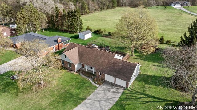 8732 Fairview Lane, Zeeland, MI 49464