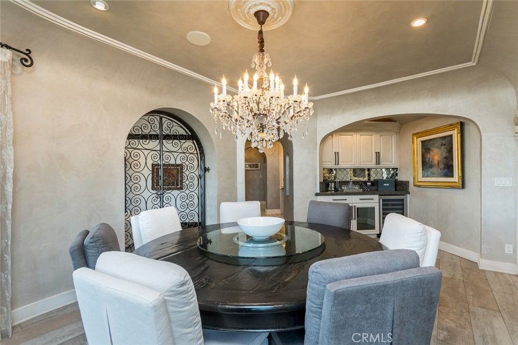 Image 18 of property listing at 330 Kempton Road, Glendale, CA 91202