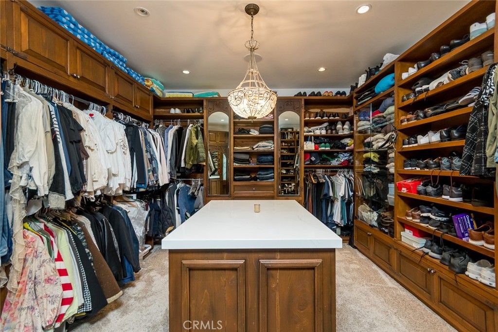 Image 26 of property listing at 330 Kempton Road, Glendale, CA 91202