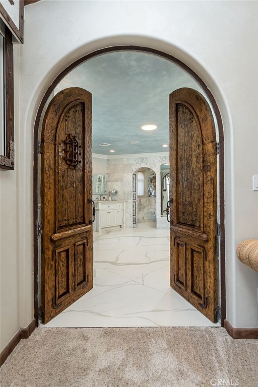 Image 27 of property listing at 330 Kempton Road, Glendale, CA 91202