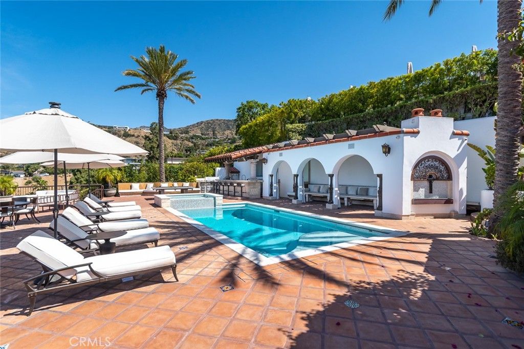 Image 56 of property listing at 330 Kempton Road, Glendale, CA 91202