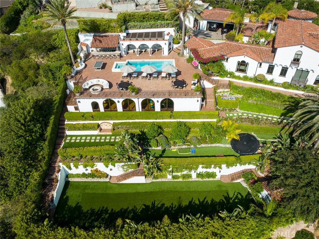 Image 71 of property listing at 330 Kempton Road, Glendale, CA 91202