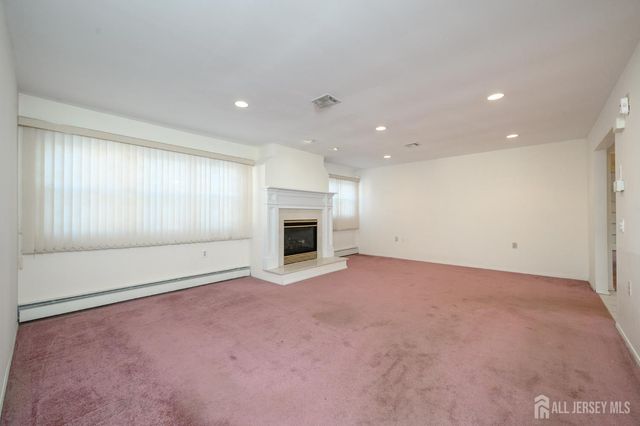 27 Bahamia Drive, Toms River, NJ 08757