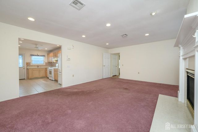 27 Bahamia Drive, Toms River, NJ 08757