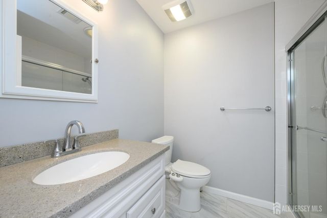 27 Bahamia Drive, Toms River, NJ 08757