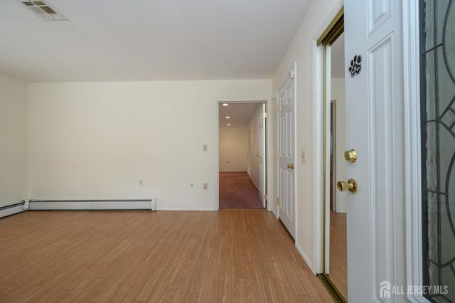 27 Bahamia Drive, Toms River, NJ 08757