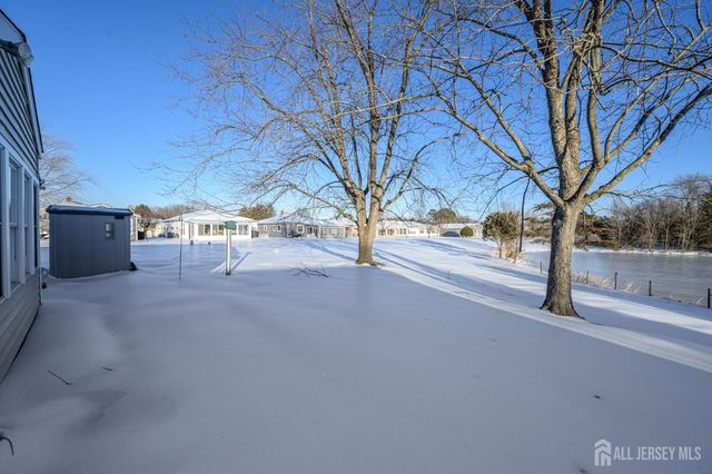 27 Bahamia Drive, Toms River, NJ 08757