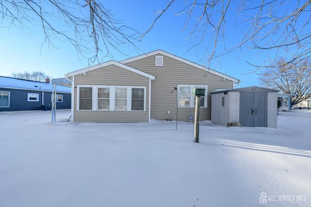 27 Bahamia Drive, Toms River, NJ 08757