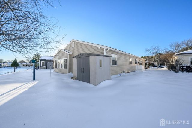 27 Bahamia Drive, Toms River, NJ 08757