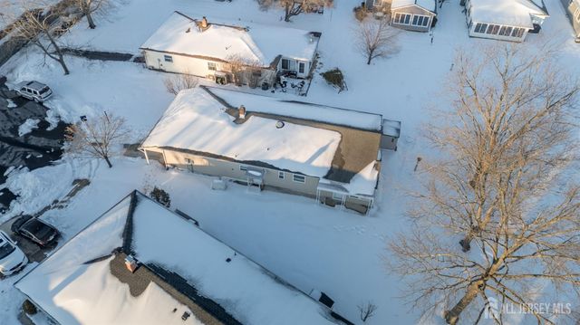 27 Bahamia Drive, Toms River, NJ 08757