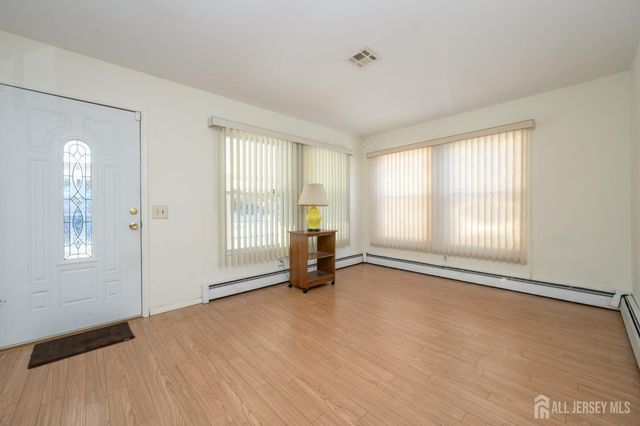 27 Bahamia Drive, Toms River, NJ 08757