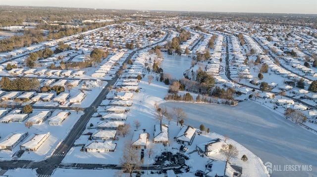 27 Bahamia Drive, Toms River, NJ 08757