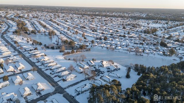 27 Bahamia Drive, Toms River, NJ 08757