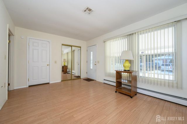 27 Bahamia Drive, Toms River, NJ 08757