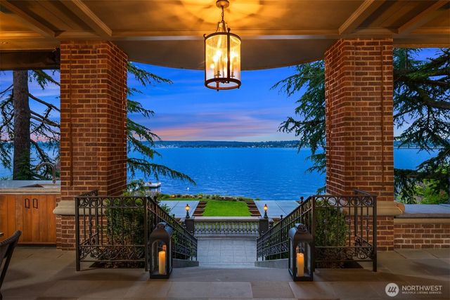 3038 E Laurelhurst Drive NE, Seattle, WA 98105