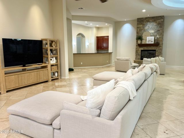 3822 E TRACKER Trail, Phoenix, AZ 85050