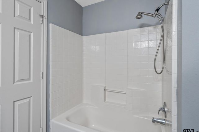 401 Amanda Court, Whitehouse, TX 75791