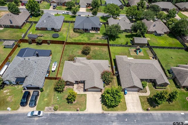 401 Amanda Court, Whitehouse, TX 75791