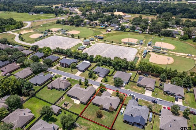 401 Amanda Court, Whitehouse, TX 75791