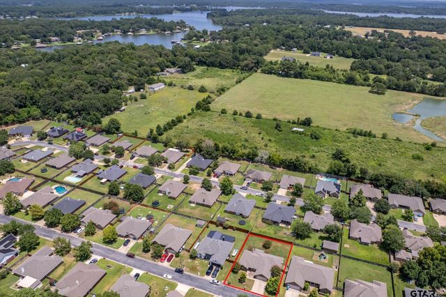 401 Amanda Court, Whitehouse, TX 75791